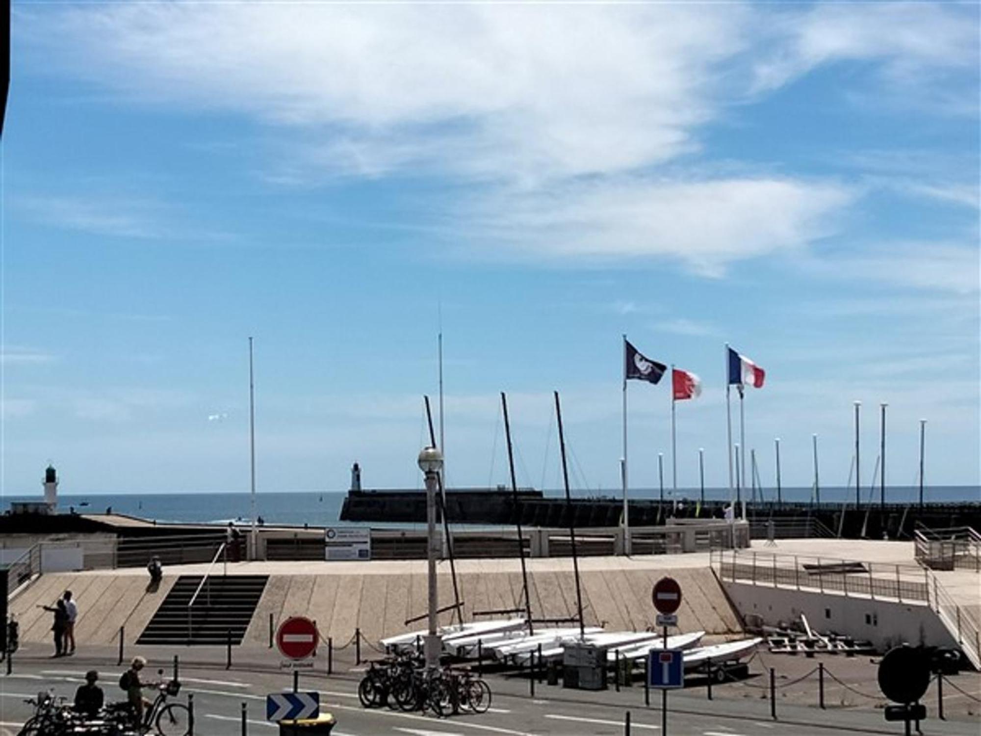 Studio Alcove - Face Au Chenal, 50M Plage/Port, 700M Centre-Ville, Capacite 3 Pers., Confort Moderne - Fr-1-331-202 レ・サ​​ーブル・ドロンヌ エクステリア 写真